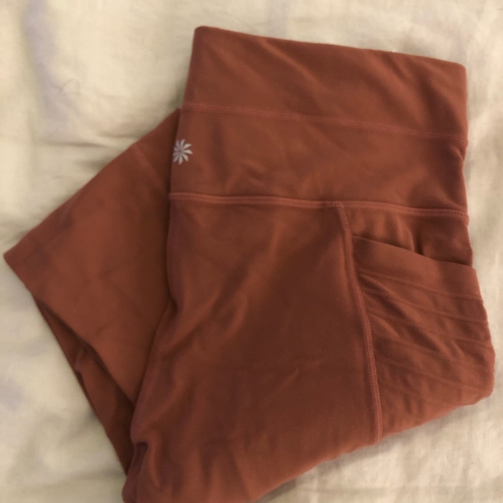 Athleta workout leggings with pockets